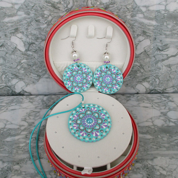 mint-painted-wooden-jewelry-set.JPG