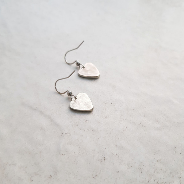 Dangle-heart-earrings-4.jpg
