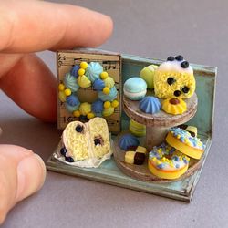 Small miniature set of sweet pastries for playing with dolls, dollhouse, scale 1:12
