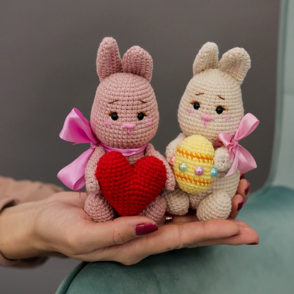 Crochet easter bunny pattern | Inspire Uplift