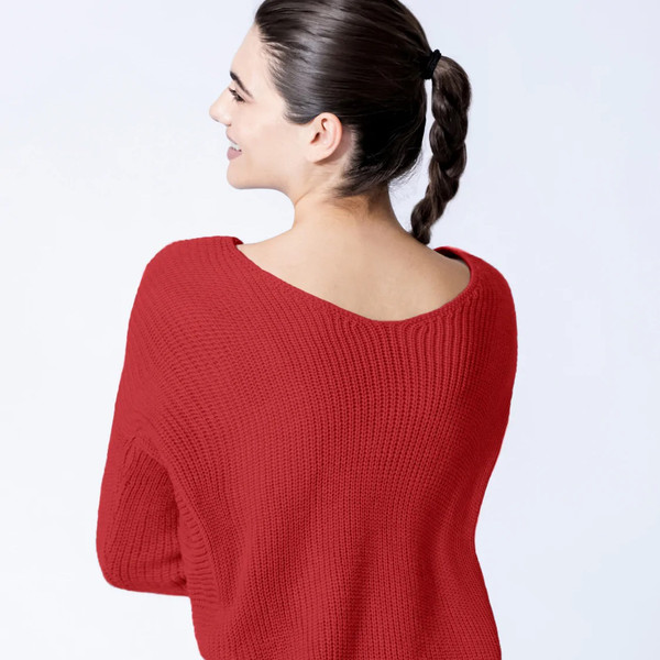 SW001_KNOTTEDSWEATER_holly_0003_4_1500x1500.jpeg