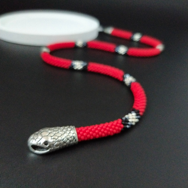 snake-necklace-beaded.jpg