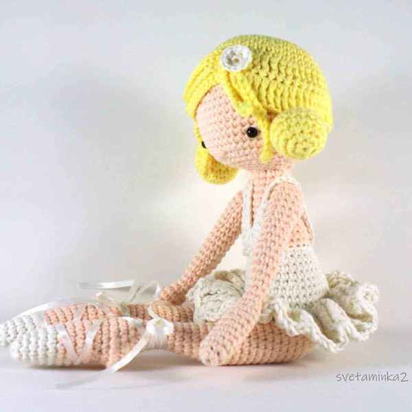 ballerina-doll-crochet-amigurumi-pattern.jpg