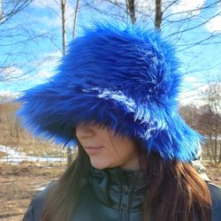 Blue faux fur bucket hat. Festival fuzzy neon hat. Bright blue fluffy fur hat. Rave bucket hat. Bright shaggy hat.