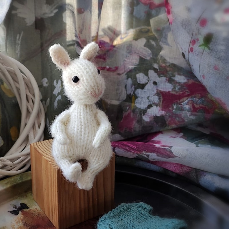 White bunny knitting pattern | Inspire Uplift