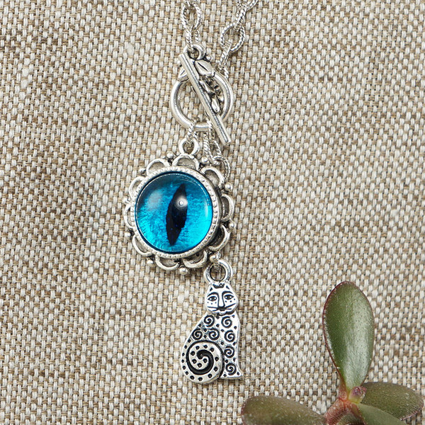 blue-glass-Siamese-cat-eye-necklace-evil-eye-protection-necklace-turquoise-aqua-blue-sky-blue-glass-silver-cat-charm-pendant-toggle-boho-necklace-jewelry