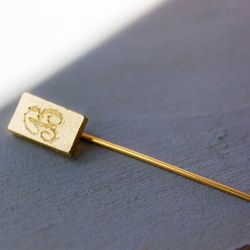 Vintage letter B pin Letter stickpin Gold lapel pin