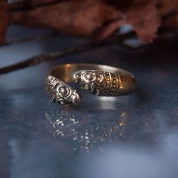 Adjustable animal ring. Viking brass ring. Pagan animal ornament jewelry. Asatru. Handcrafted accessory