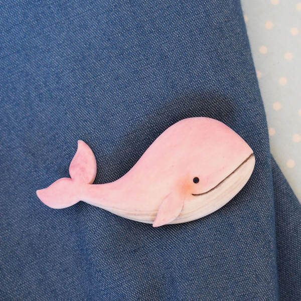 Pink whale pin - handmade clay brooch.JPG