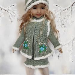 Ruby Red Fashion Friends doll clothes