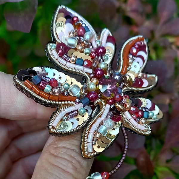 Brooch "Chestnut leaf", Burgundy decoration, Jewelry for clothes, Pin on dress, Gift for her,Beaded accessory,Embroidery