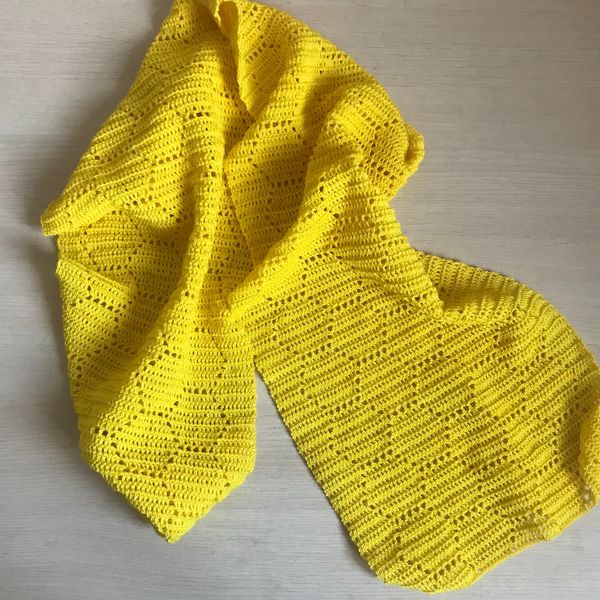 Crochet-cotton-scarf-with-honeycomb-design.jpeg