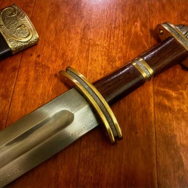 King Ragnar Sword Handmade Damascus Sword Viking With Leather Sheath in us.jpg