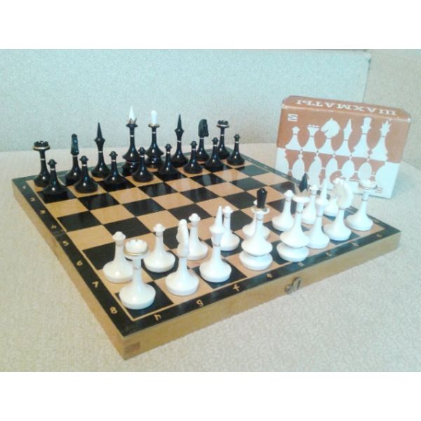 new_chess_set_plastic5.png