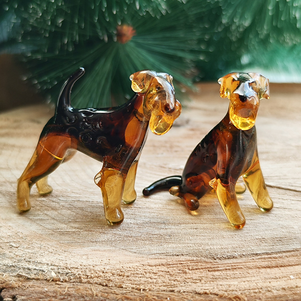 Fiurines Welsh terrier, airedale terrier