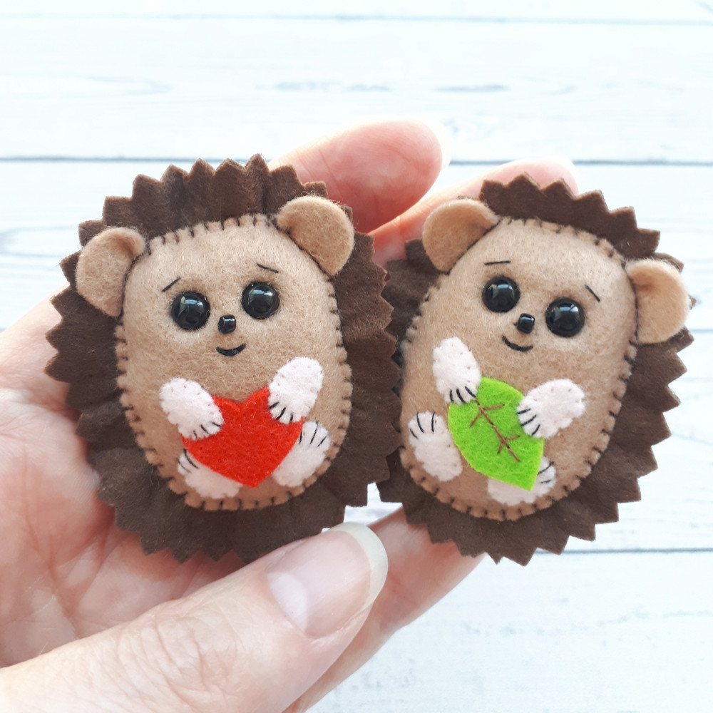 Cute-Hedgehog-pocket-hug