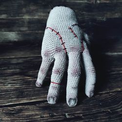 thing crochet pattern from wednesday photo tutorial, goth romantic cosplay