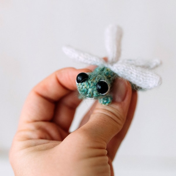 Tiny Dragonfly knitting pattern. Knitted insect step by step | Inspire ...