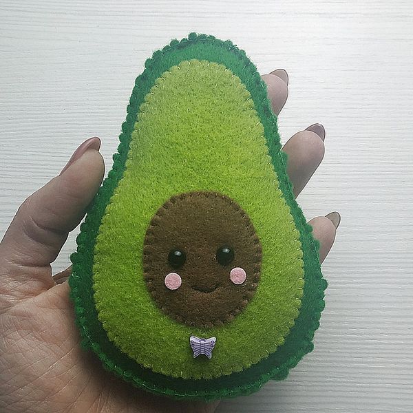 felt avocado toy - 1.jpg