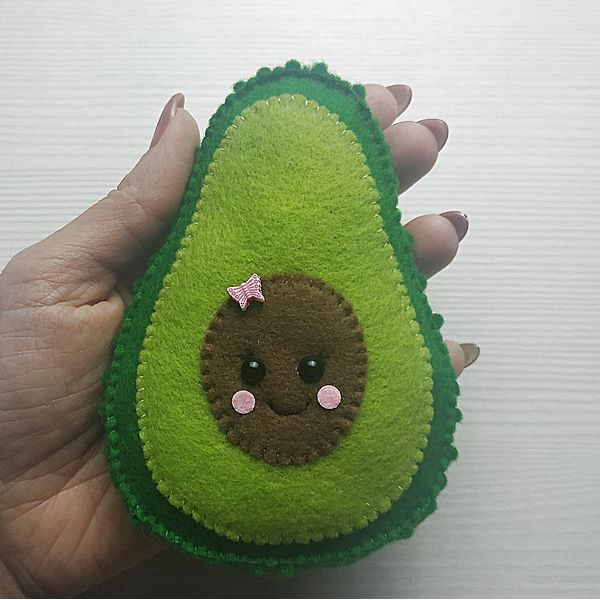 felt avocado toy - 2.jpg