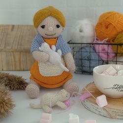Grandma knitting pattern. Granny toy doll knitting patterns