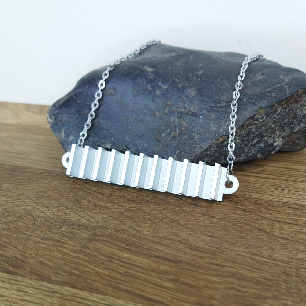 Cyberpunk-necklace-with-chain