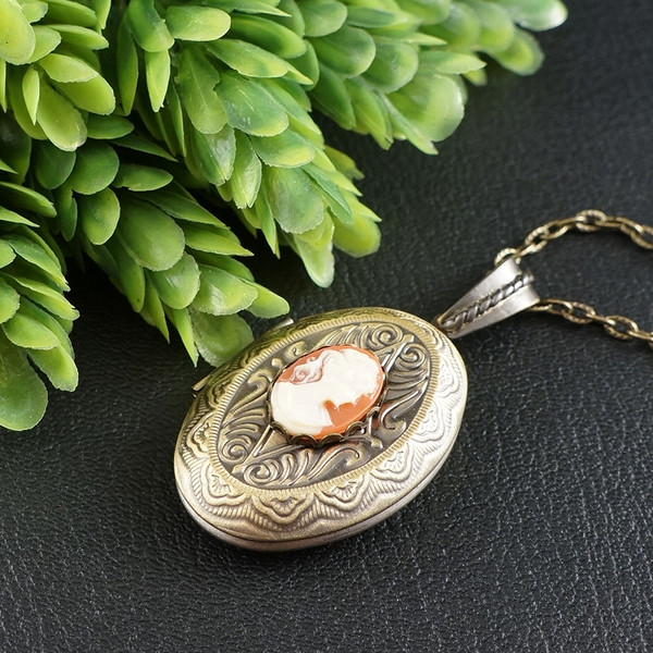 ivory-beige-fire-red-orange-lady-girl-vintage-victorian-epoch-antique-cameo-photo-locket-pendant-necklace-jewelry