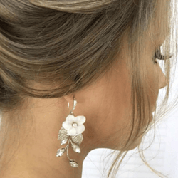 White flower bridal earrings,  Wedding floral earrings, Bridal boho earrings