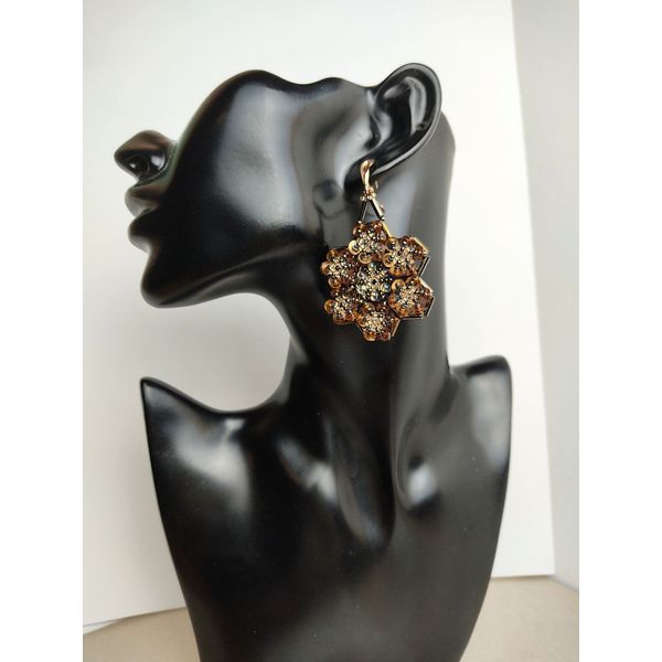 gold flower earrings 2.jpg