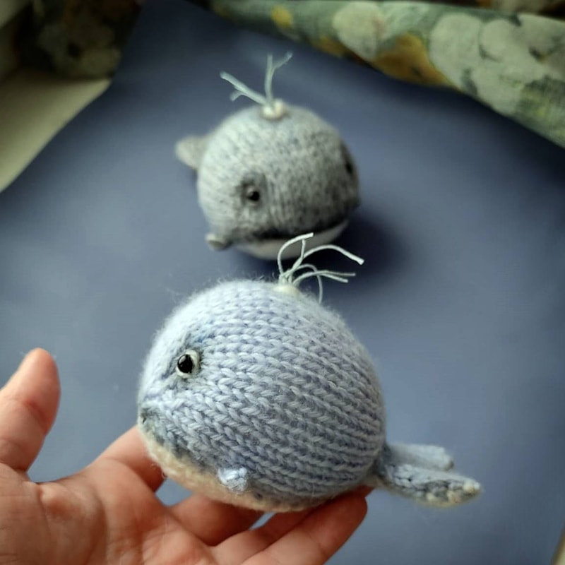 knitted whale knitting pattern for 2 needles 5.jpg