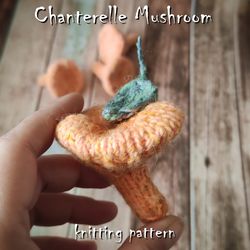 Chanterelle mushroom knitting pattern, amigurumi pattern, knitting DIY, knitting tutorial, how to knit brooch guide