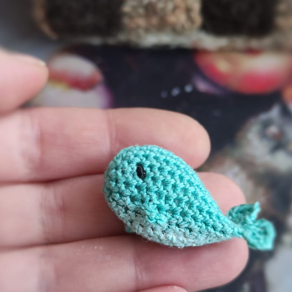 Whale brooch crochet pattern, amigurumi toy pattern 3.jpg