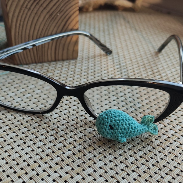 Whale brooch crochet pattern, amigurumi toy pattern 6.jpg