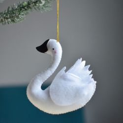 Swan ornament hand sewing for Baby room decoration, DIY baby mobile or Christmas ornament