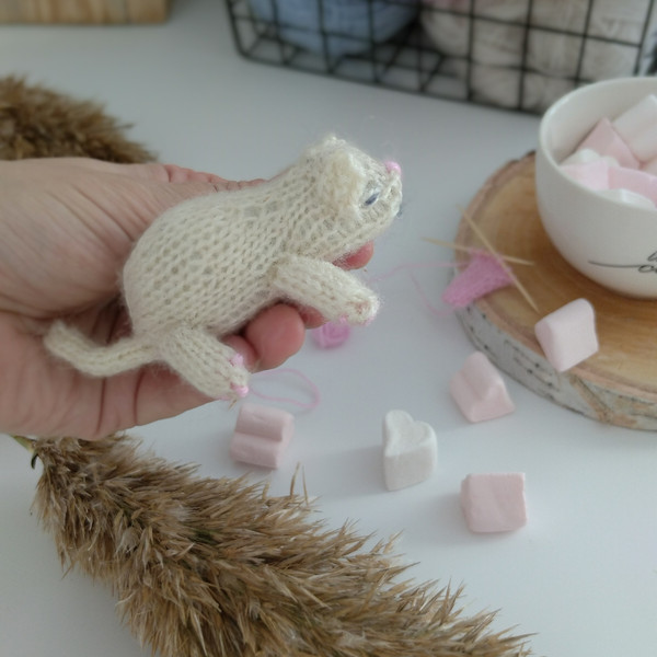 Knitting pattern little kittens by Ola Oslopova
