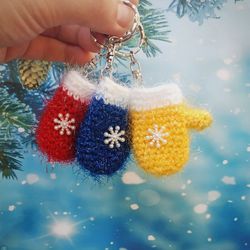 MITTENS CROCHET PATTERN - Easy Free tutorial Christmas Decorations and Tree Toys for Begginers, Mitten keychain
