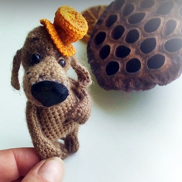 Cute tiny dog brooch crochet pattern 5.jpg