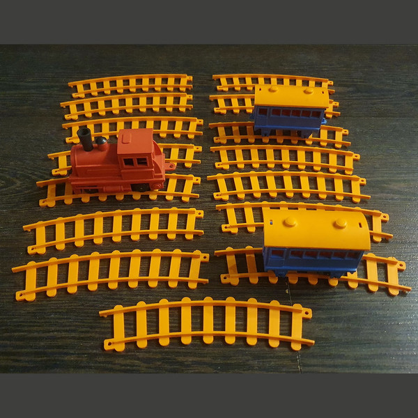 4 USSR Vintage Wind-up Toy Mechanical Railroad Set 1980s.jpg