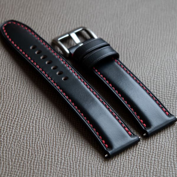 Black-leather-watch-strap-4390.png
