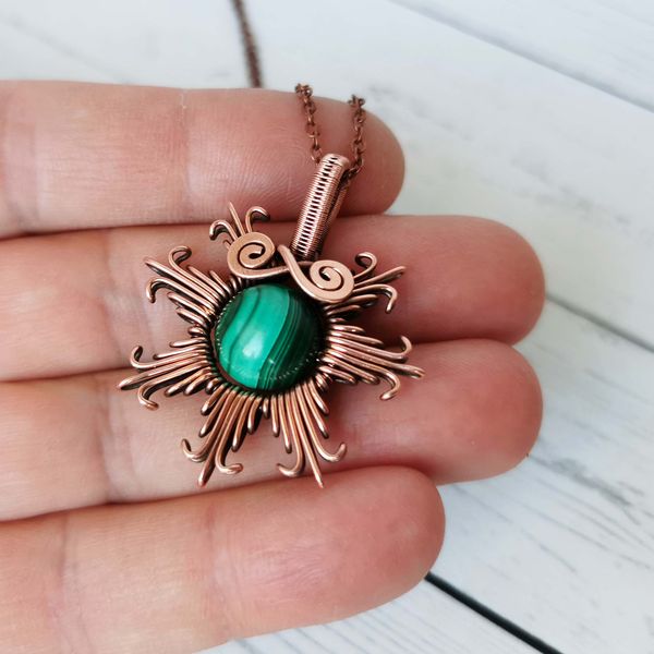 Wire-wrapped-copper-necklace-with-Malachite-bead-Star-pendant-with-Malachite-8.jpg