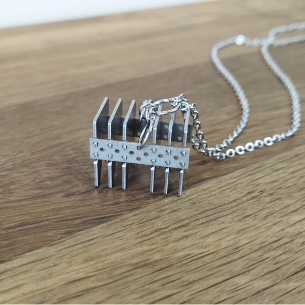 cyberpunk-necklace-with-chain