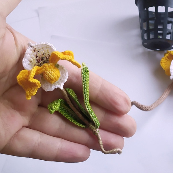 realistic orchid crochet brooch toy decor pattern3.jpg