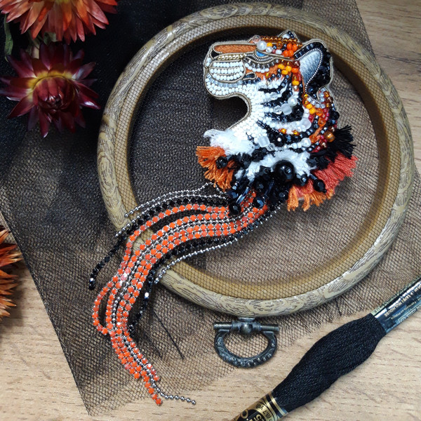 Tiger brooch, Animal accessory, Jewelry for her, Bead embroidery,Amulet, Gift for woman