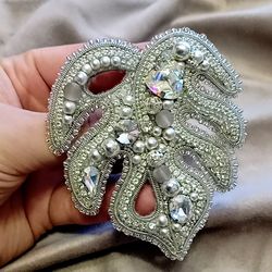 Handmade beaded silver crystal monstera leaf brooch, monstera leaf jewelry, plant monstera gift, winter brooch