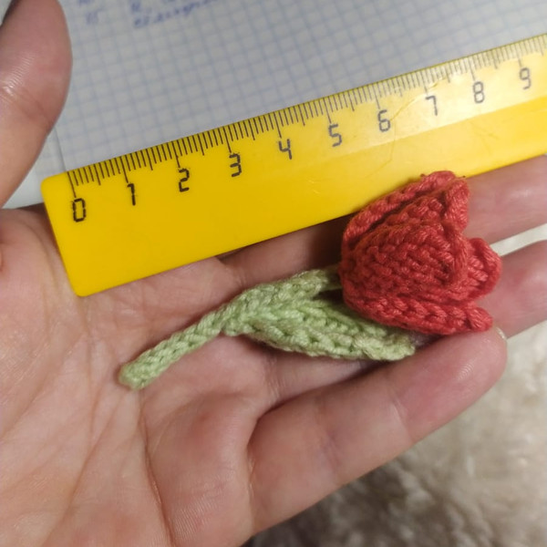 Realistic tulip flower brooch knitting pattern18.jpg