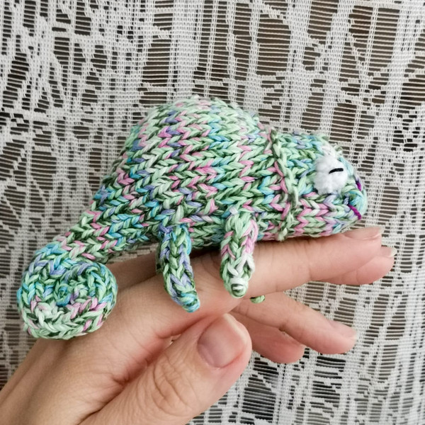 Chameleon toy brooch knitting pattern13.jpg