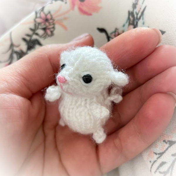 Tiny mouse little toy knitting pattern12.jpg