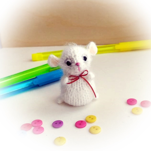 Tiny mouse little toy knitting pattern14.jpg