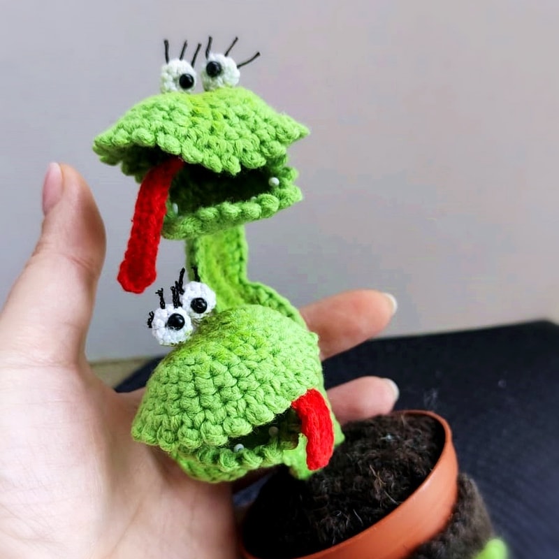 Venus flycatcher flower toy crochet pattern2.jpg