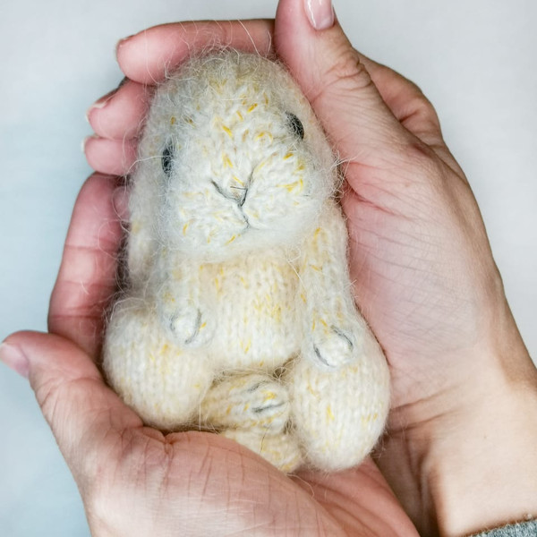 Easter bunny hare rabbit toy knitting pattern4.jpg